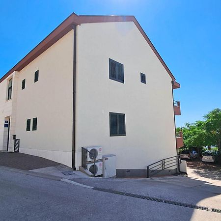Apartments Vukovic Vanja Макарска Экстерьер фото